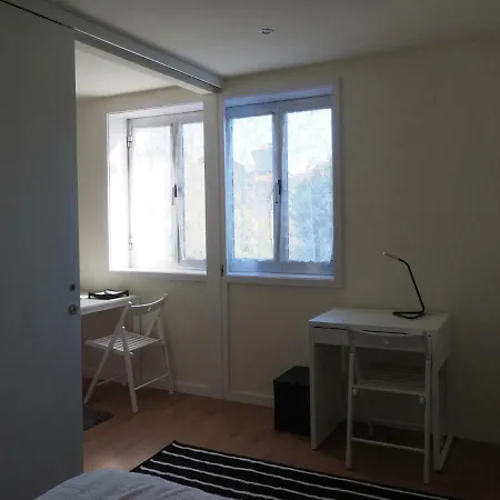 Rua De Entreparedes, 62, 2ºn Apartamento Apartment *