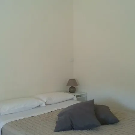Rua De Entreparedes, 62, 2ºn Apartamento * Porto